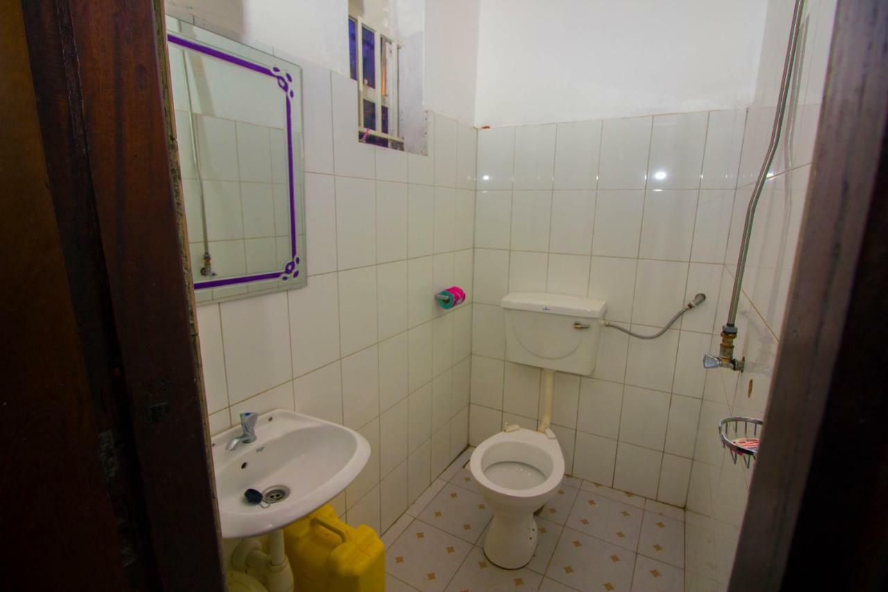 Nice Guest House Джинджа Екстериор снимка
